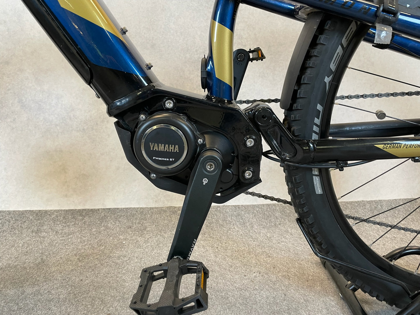 R Raymon FullRay E-Nine 8.0