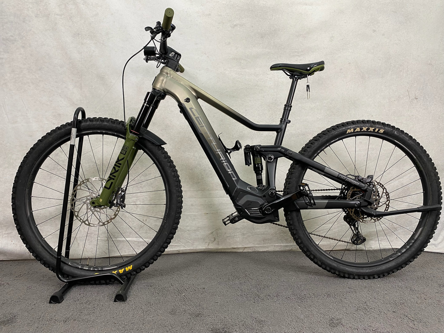 Centurion No Pogo F3000i