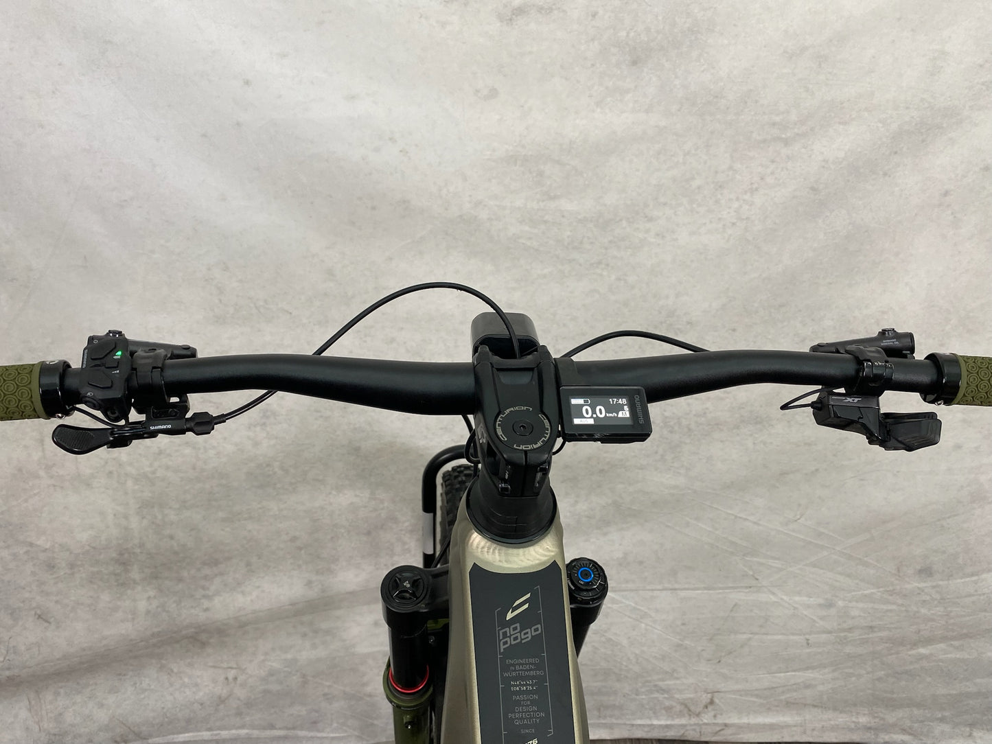 Centurion No Pogo F3000i