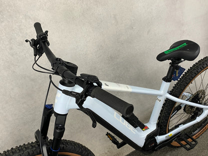 Cube Reaction Hybrid Pro