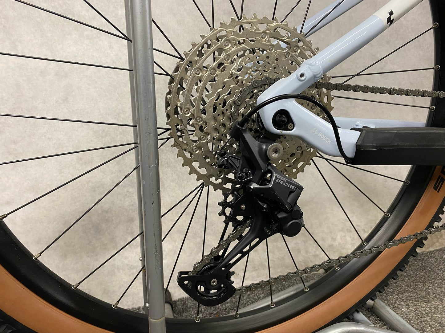 Cube Reaction Hybrid Pro