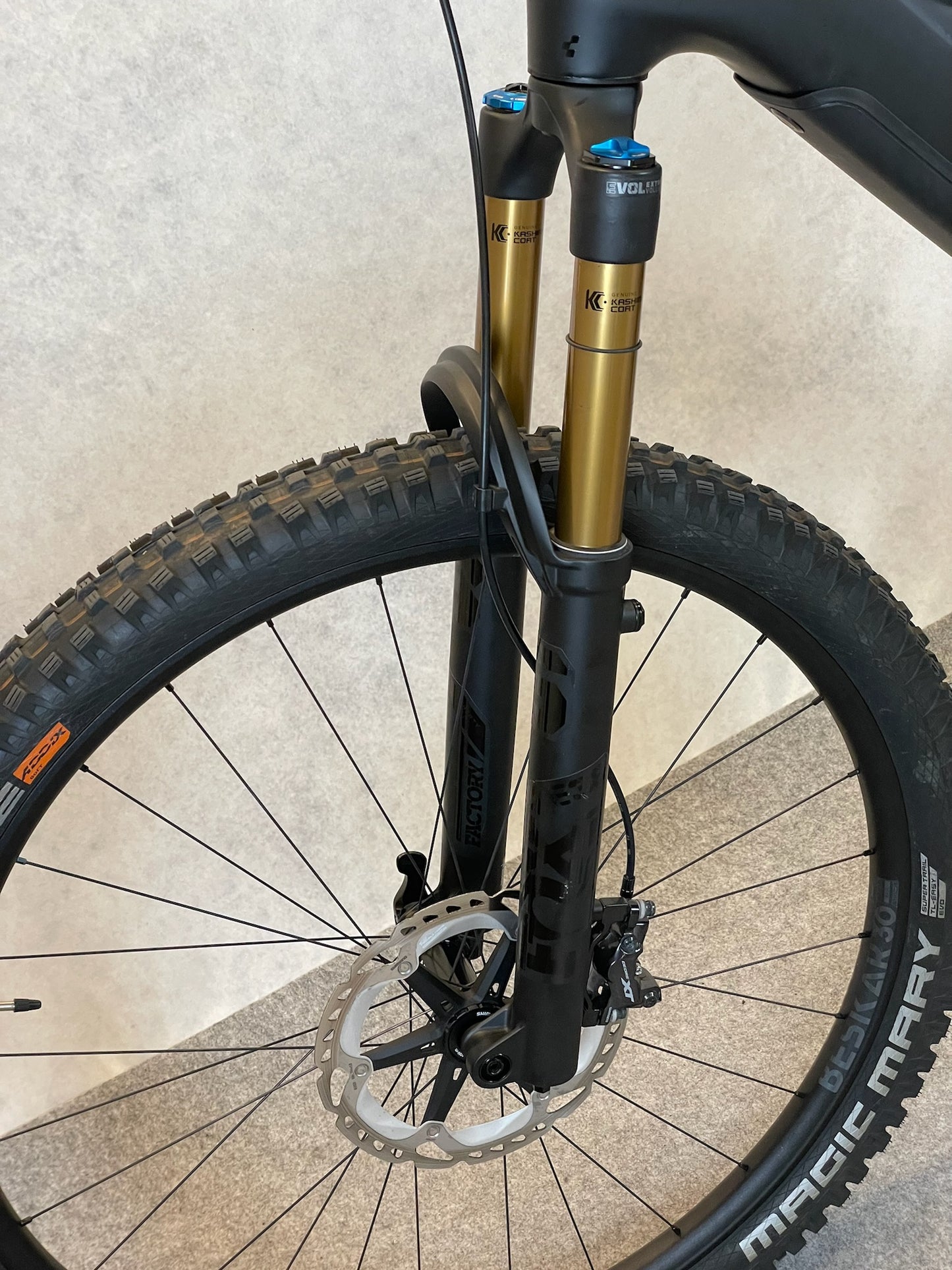 Cube Stereo Hybrid ONE44 HPC AT 800