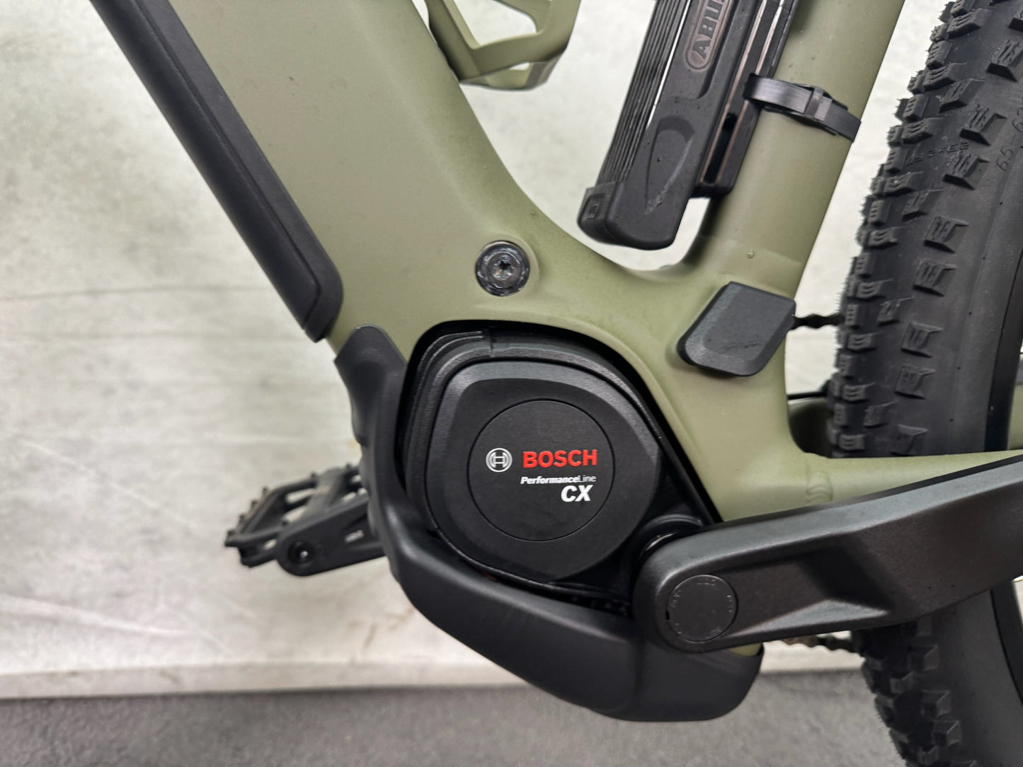 Cube Reaction Hybrid Pro 800