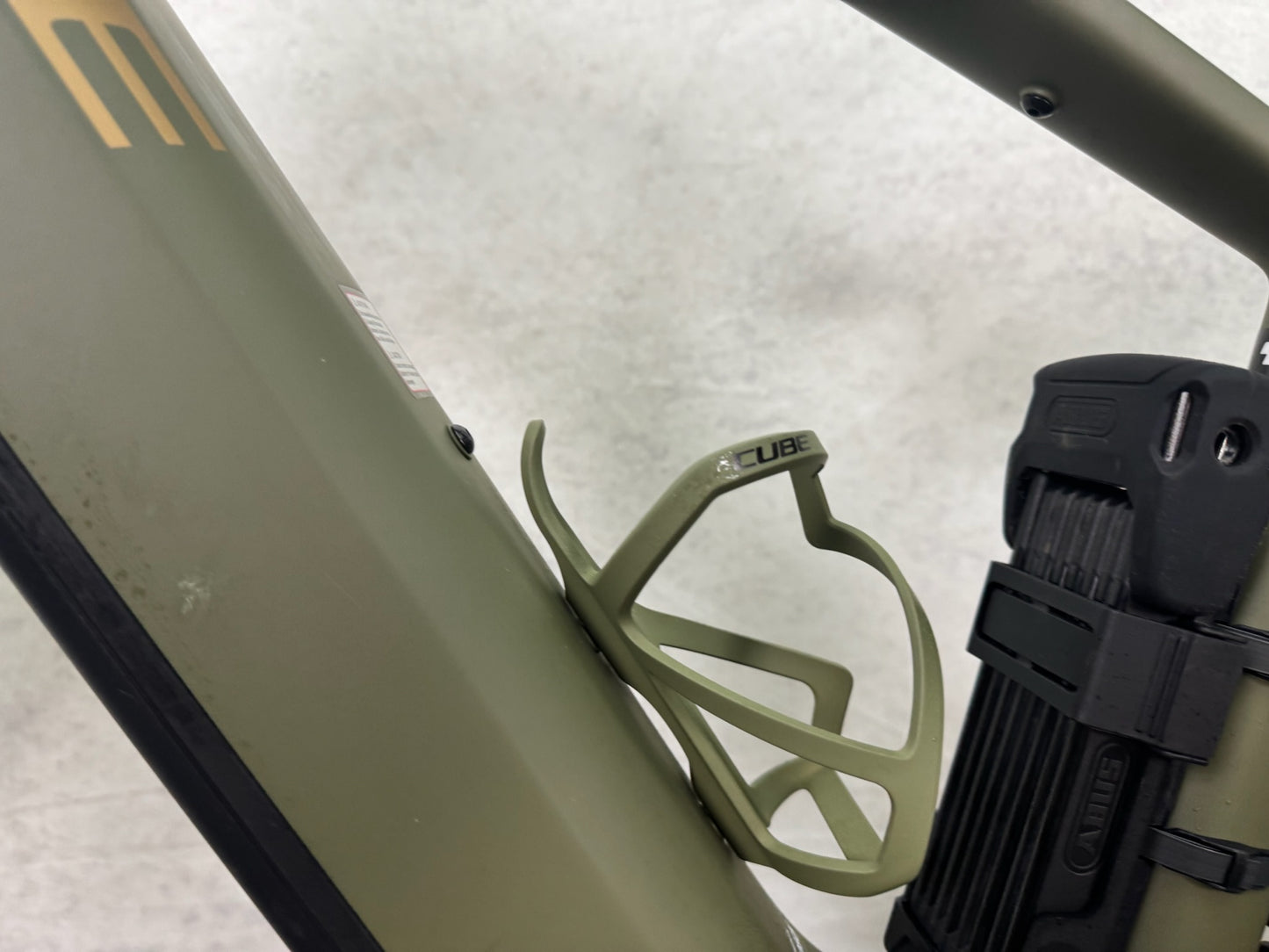 Cube Reaction Hybrid Pro 800