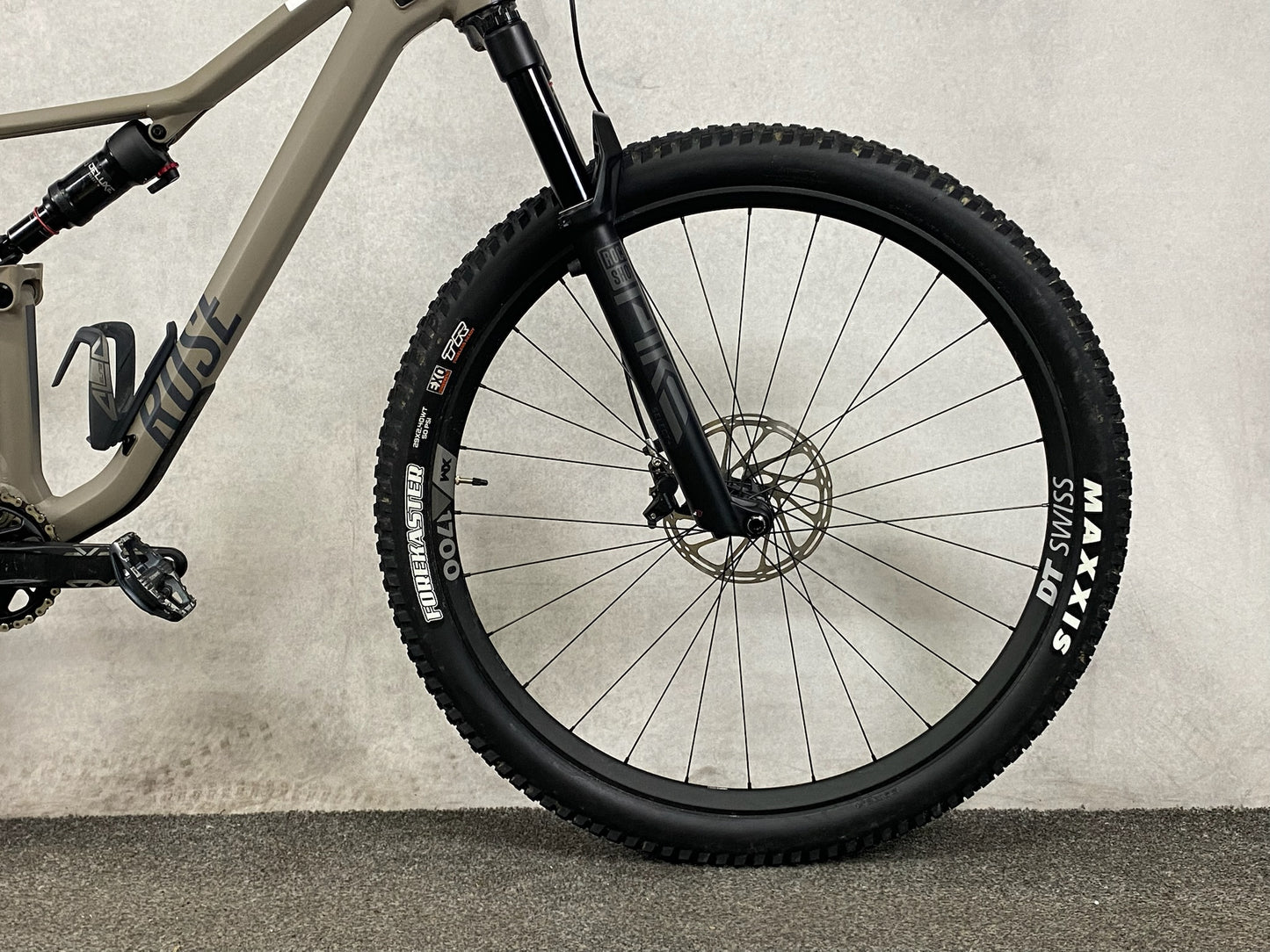 Rose GROUND CONTROL 4