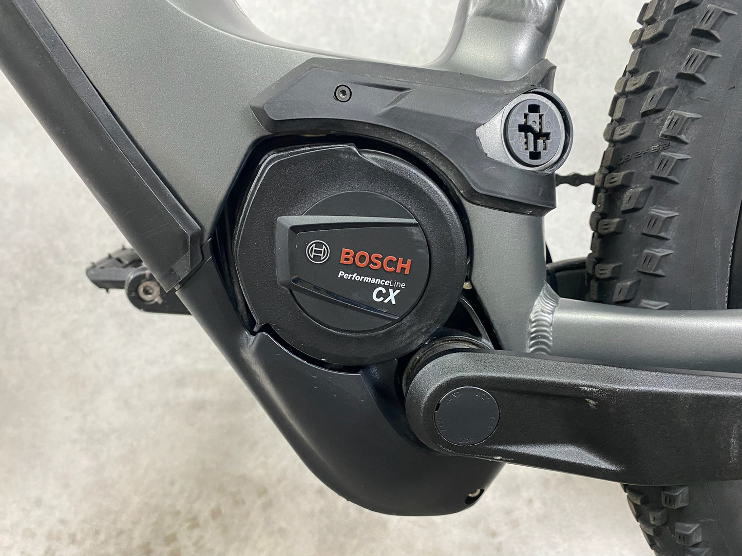 Cube Reaction Hybrid SLT 750