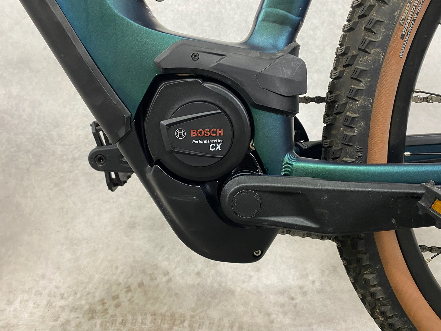 Cube Reaction Hybrid SLT 750