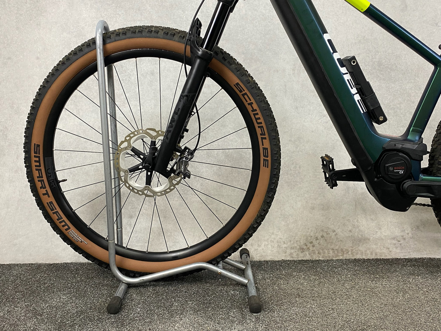 Cube Reaction Hybrid SLT 750