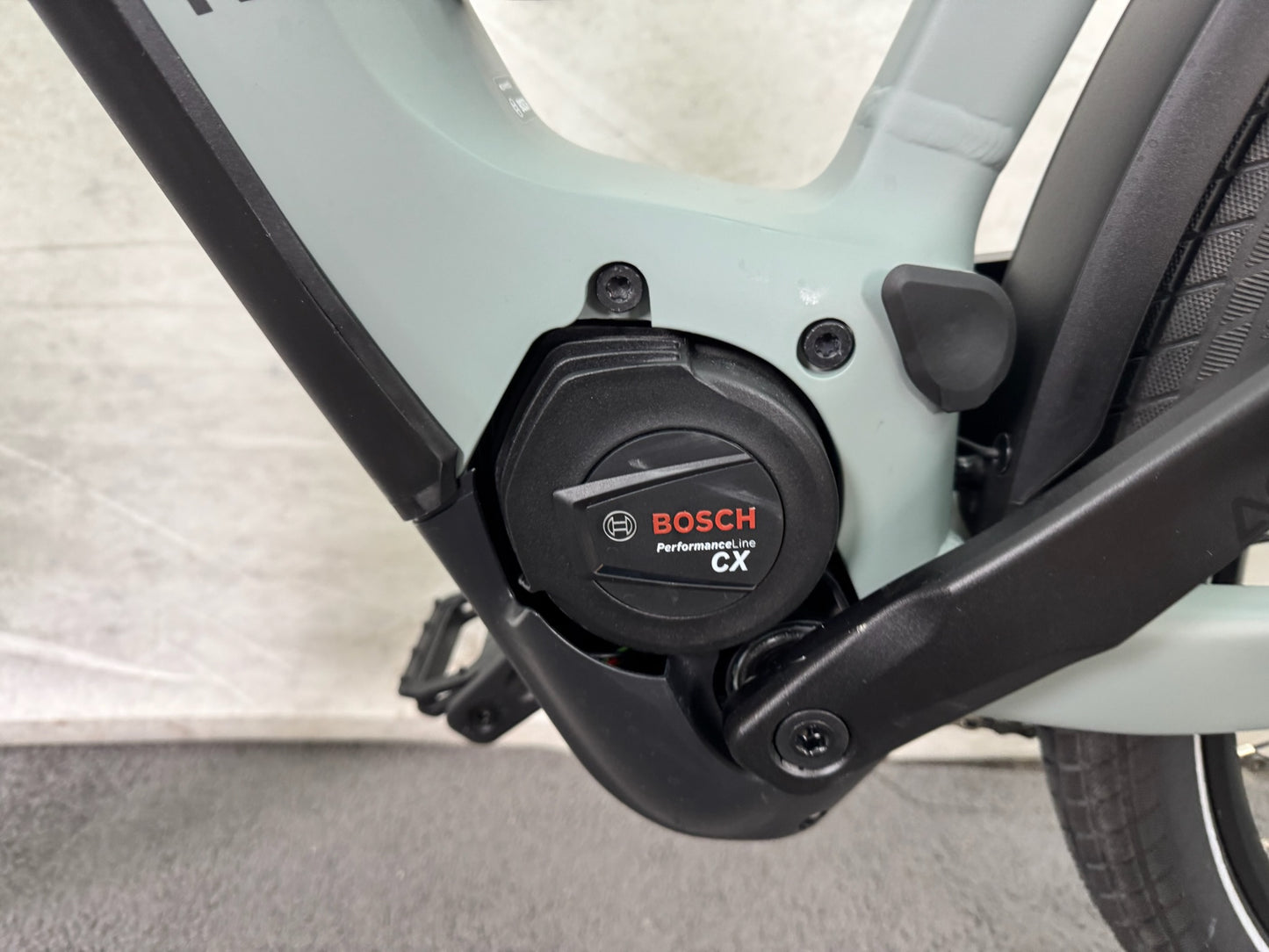 Cube Kathmandu Hybrid ONE 625