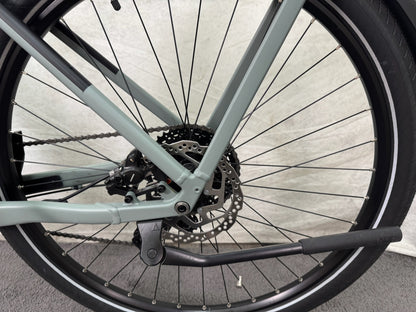 Cube Kathmandu Hybrid ONE 625