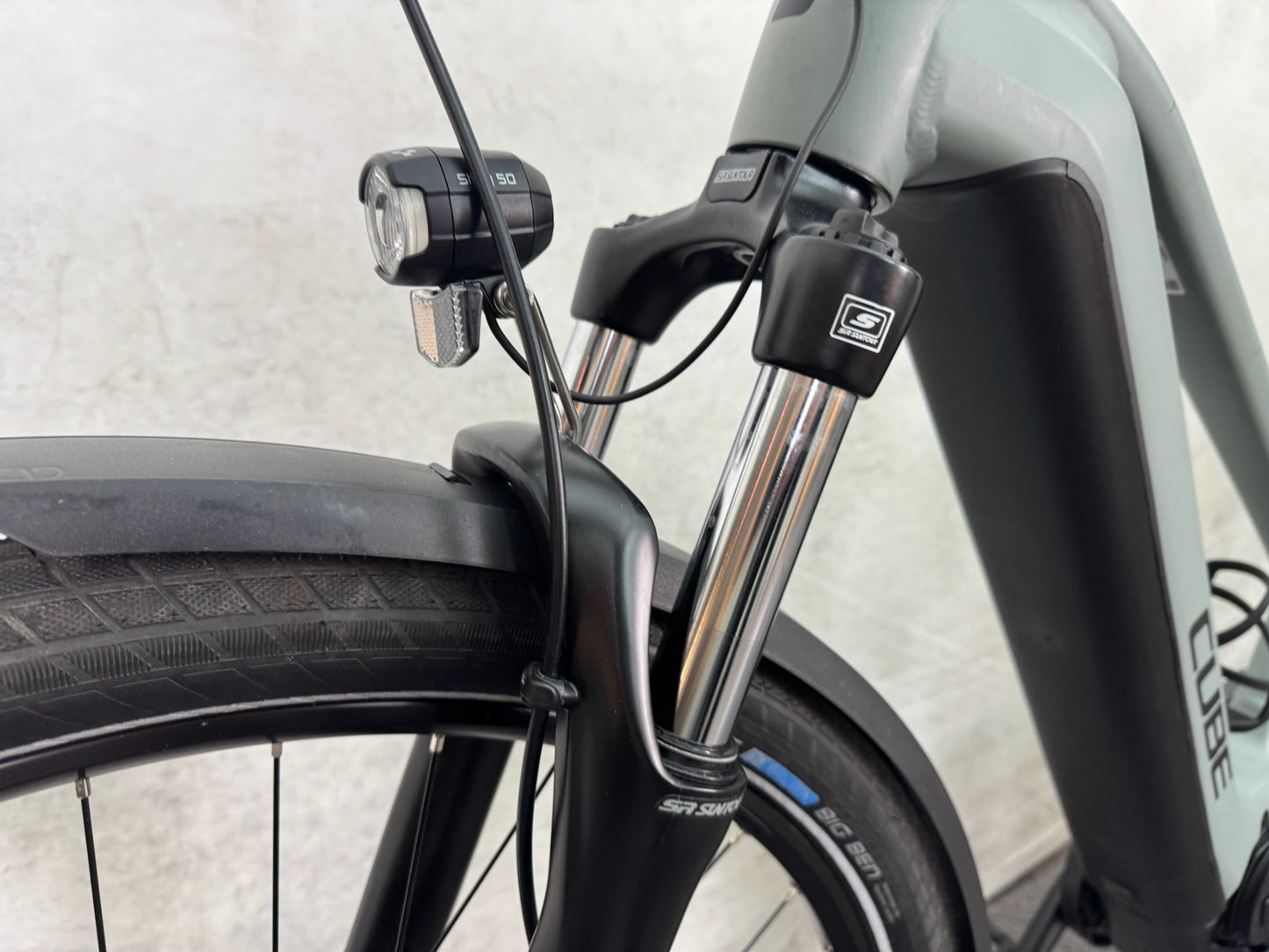 Cube Kathmandu Hybrid ONE 625