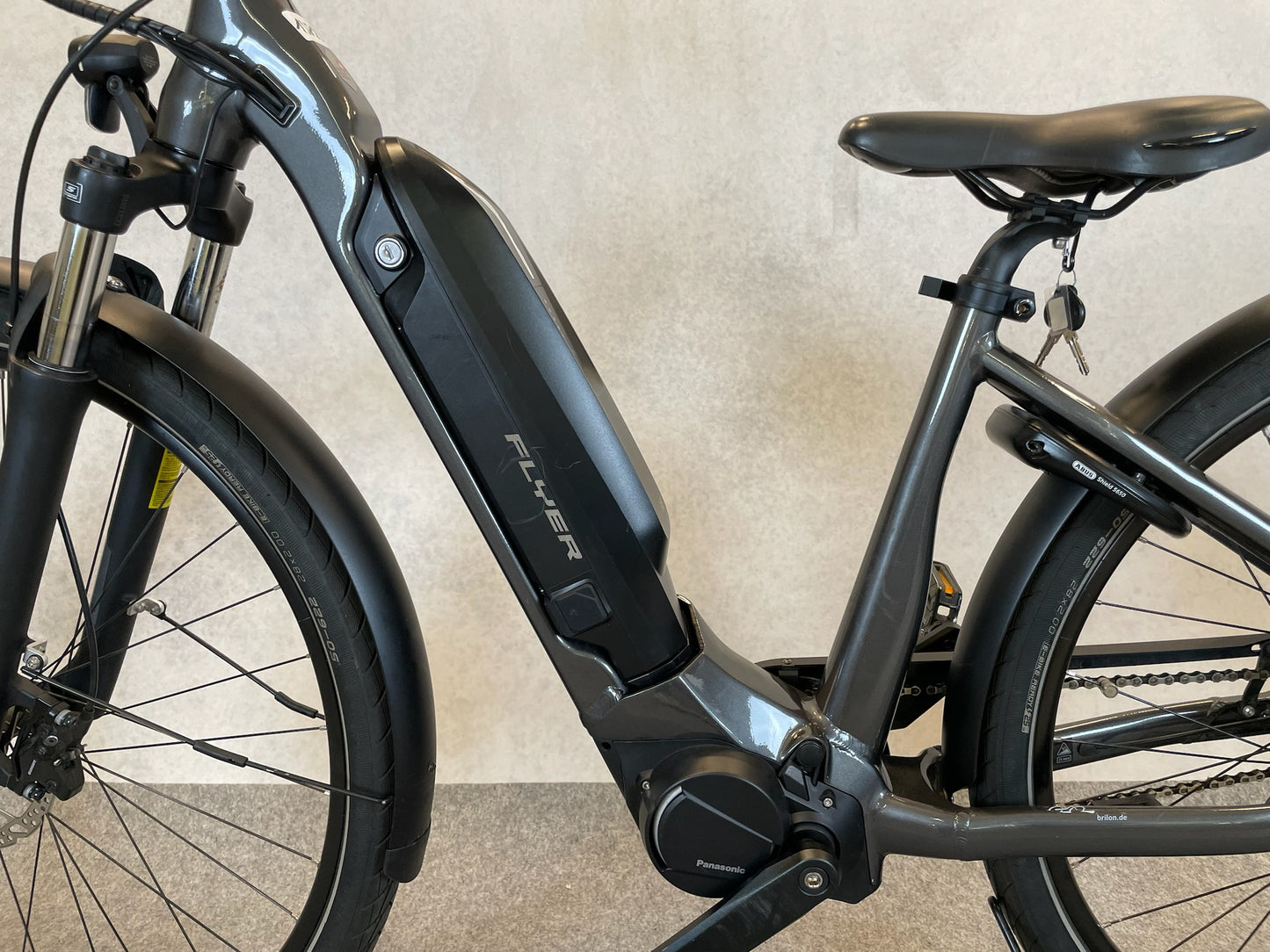 FLYER Upstreet 5 5.20