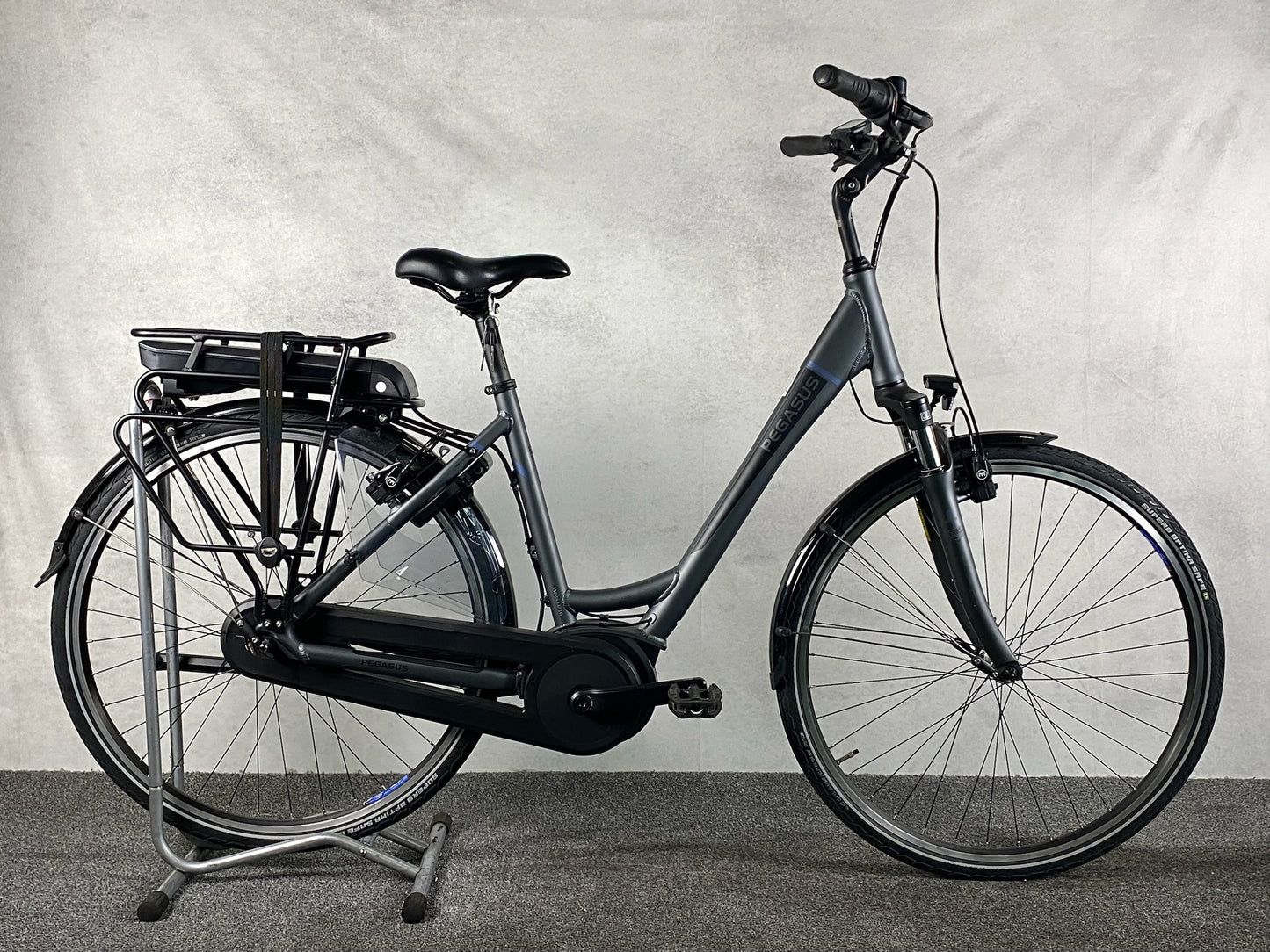 Pegasus Ancura E7F Wave 7G Active 400 Wh Freilauf 28' grey matt