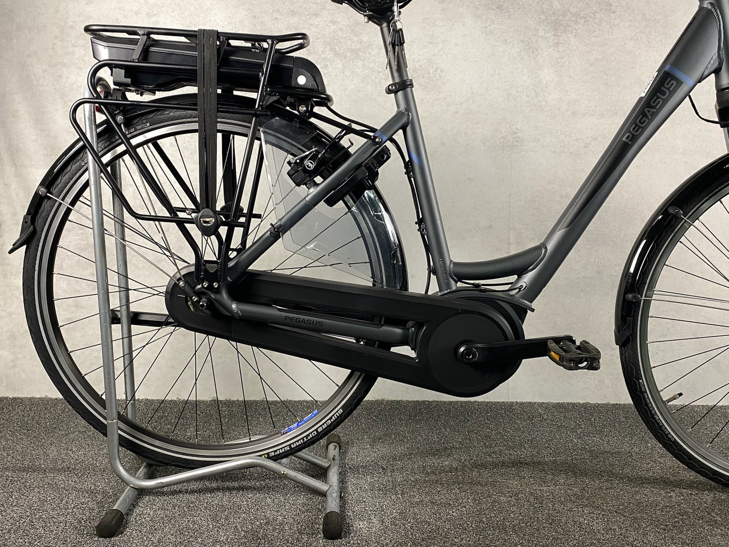 Pegasus Ancura E7F Wave 7G Active 400 Wh Freilauf 28' grey matt