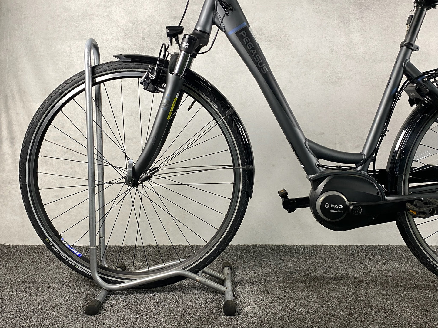 Pegasus Ancura E7F Wave 7G Active 400 Wh Freilauf 28' grey matt