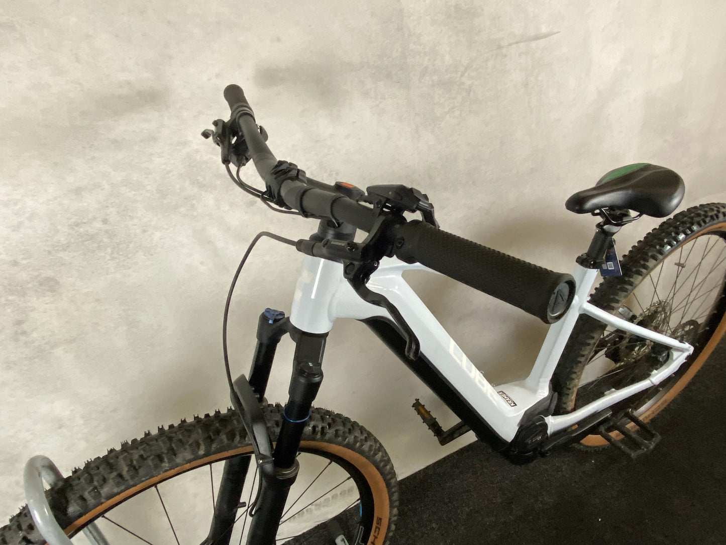 Cube Reaction Hybrid Pro 750